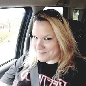 Meet your Posher, Yonna